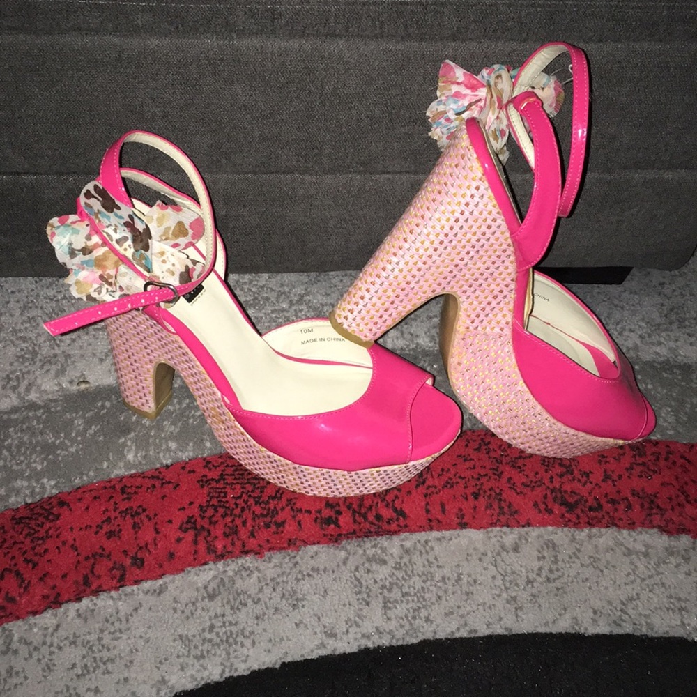 ❌SOLD❌ Pink shoes